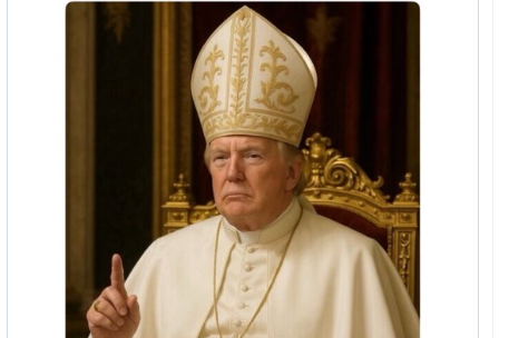 Donald Trump si mostra in abiti papali: l'immagine AI scatena polemiche sui social