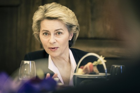 Von der Leyen: "Pronti a negoziare con gli USA, ma l'UE si prepara a ogni scenario"