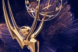 Emmy 2025: Owen Cooper fa la storia, trionfano Adolescence, The Studio e The Pitt