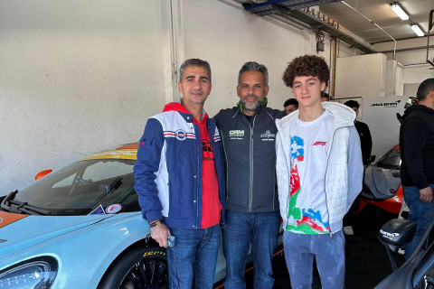 Il pilota automobilistico azero ha ricevuto un’offerta dalla McLaren