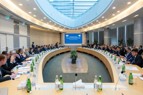 A Baku discussi i legami economici e di investimento tra Azerbaigian e Italia