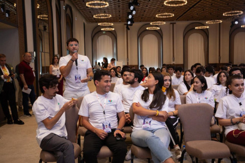 I giovani azerbaigiani di tutto il mondo hanno conosciuto i progetti delle Case dell’Azerbaigian