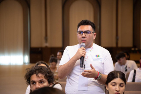 I giovani azerbaigiani di tutto il mondo hanno conosciuto i progetti delle Case dell’Azerbaigian