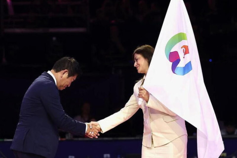 La bandiera dei Mondiali di ginnastica ritmica è stata consegnata all'Azerbaigian