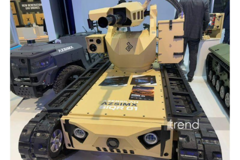 L'Azerbaigian presenta per la prima volta robot da combattimento all'ADEX 2026